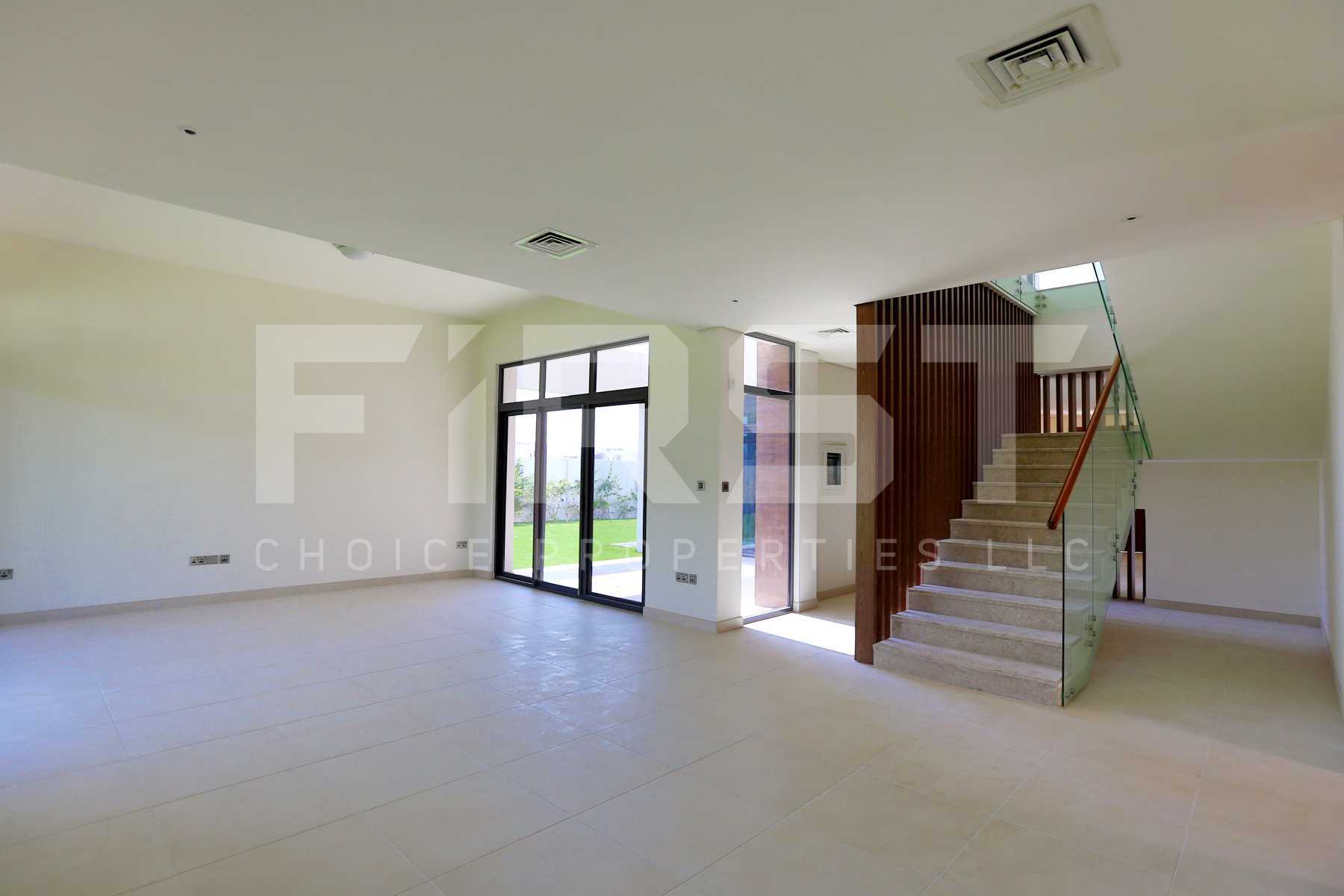 Internal Photo of 5 Bedroom Villa in West Yas Yas Island Abu Dhabi UAE (3).jpg