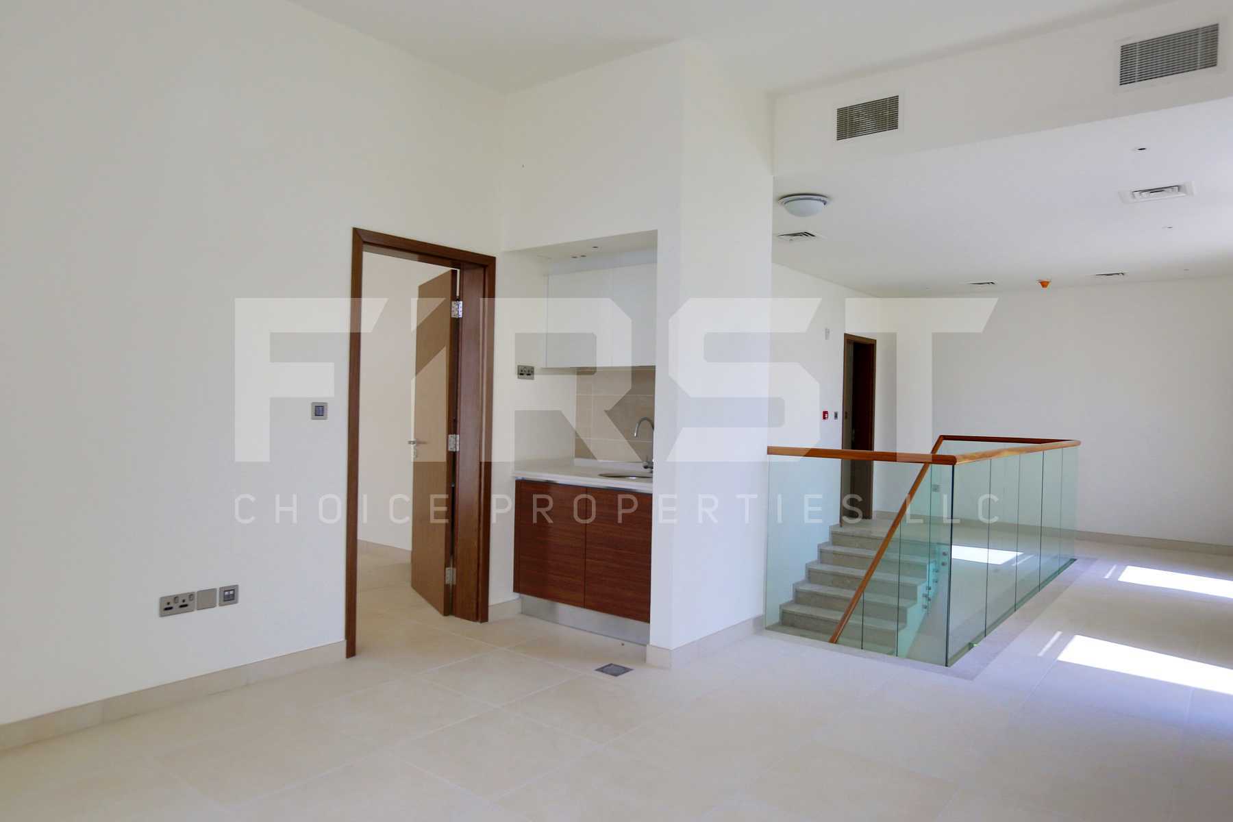 Internal Photo of 5 Bedroom Villa in West Yas Yas Island Abu Dhabi UAE (29).jpg