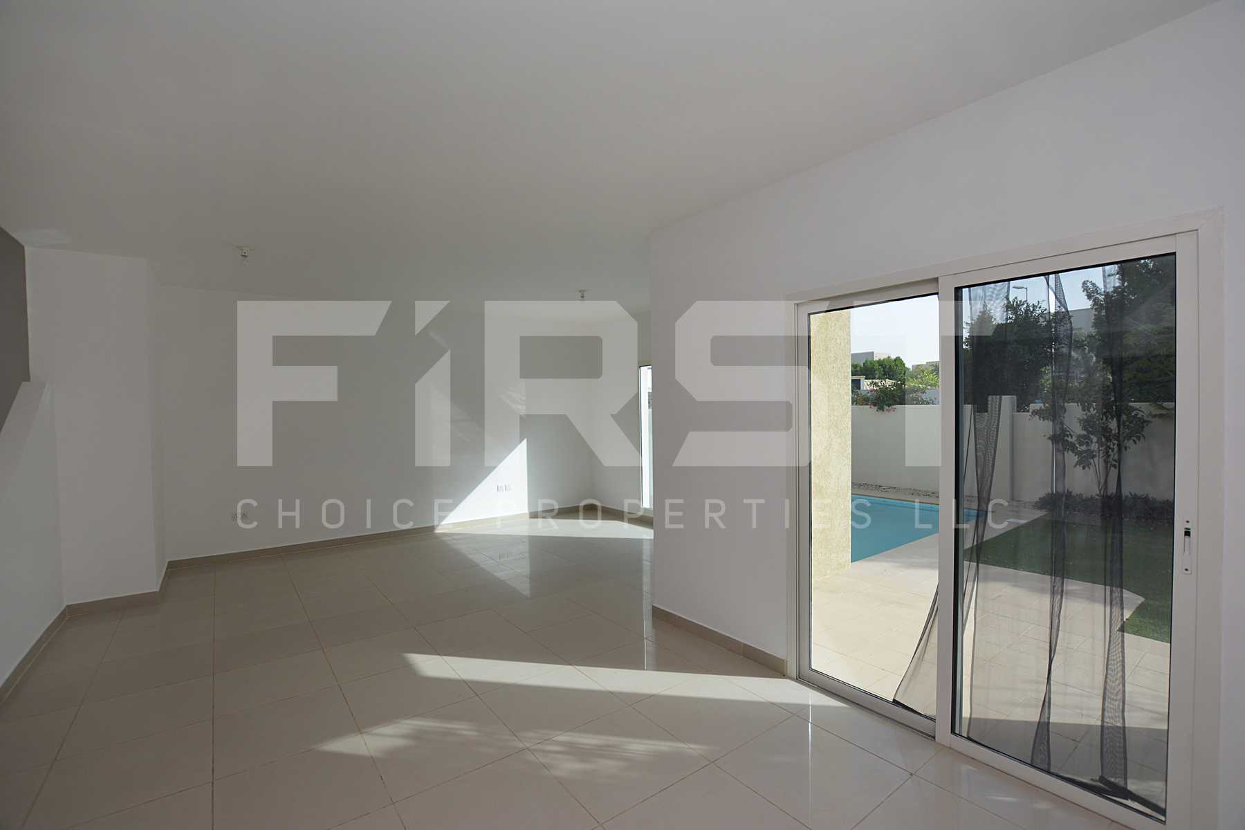 Internal Photo of 5 Bedroom Villa in Al Reef Villas 348.3 sq.m 3749 sq.ft (121).jpg