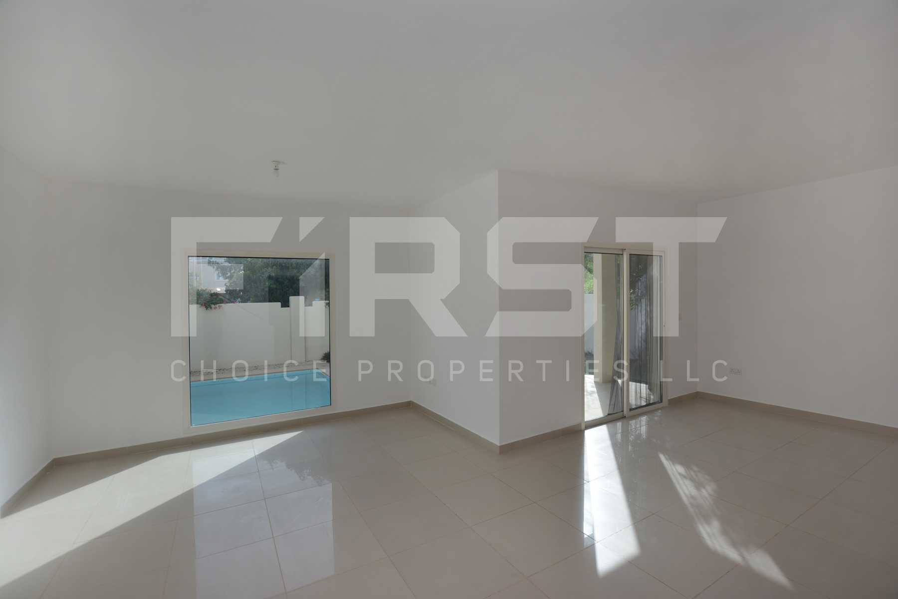 Internal Photo of 5 Bedroom Villa in Al Reef Villas 348.3 sq.m 3749 sq.ft (7).jpg