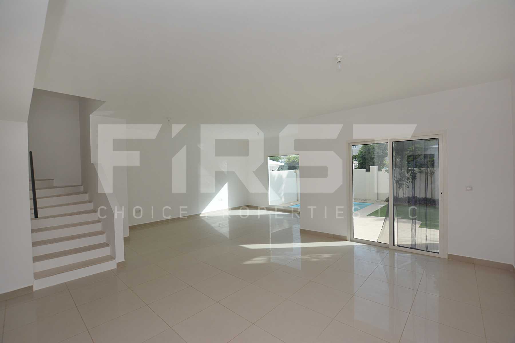 Internal Photo of 5 Bedroom Villa in Al Reef Villas 348.3 sq.m 3749 sq.ft (118).jpg