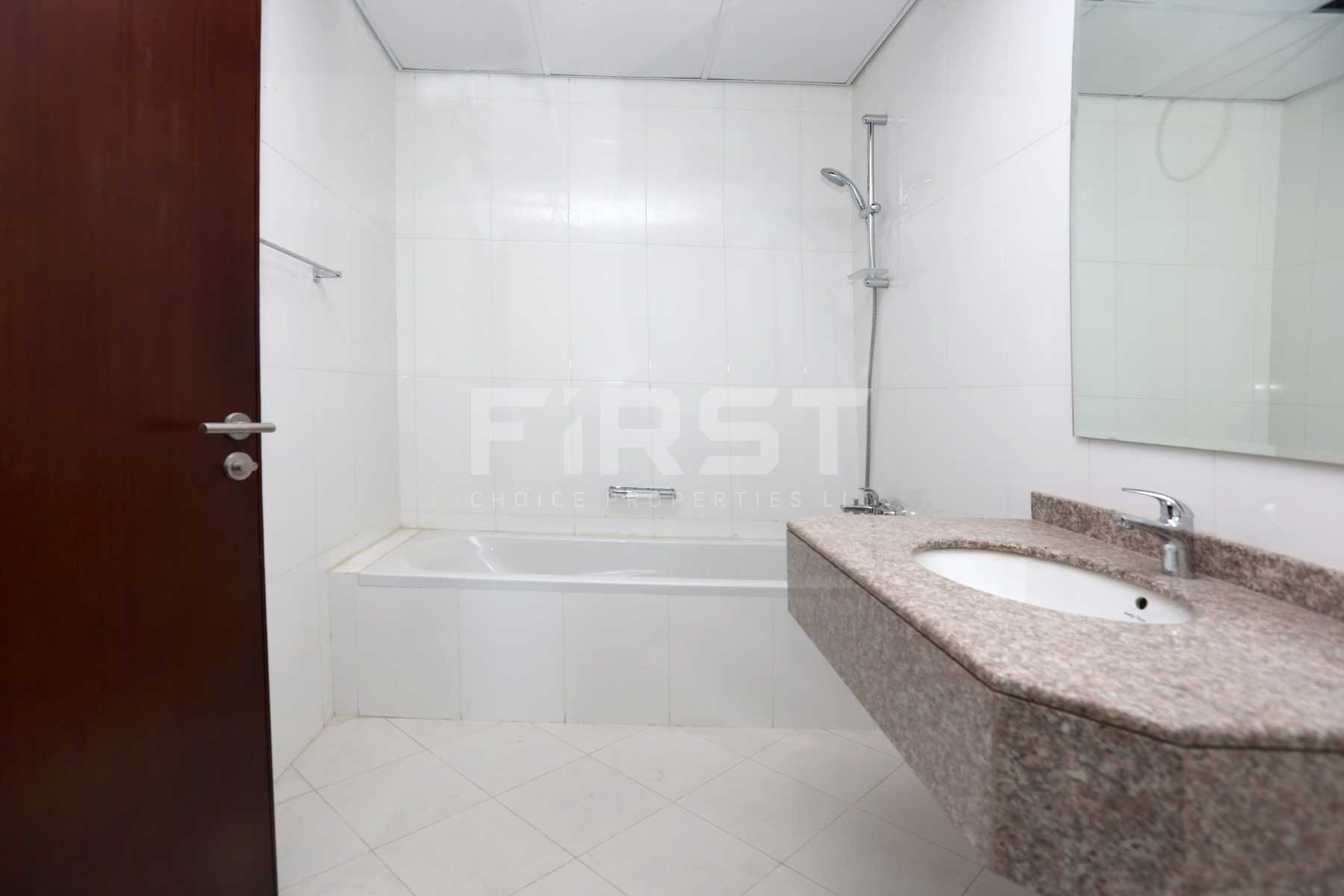 Internal Photo of 2 Bedroom Apartment in Hydra Avenue City of Lights Al Reem Island Abu Dhabi UAE (8).jpg