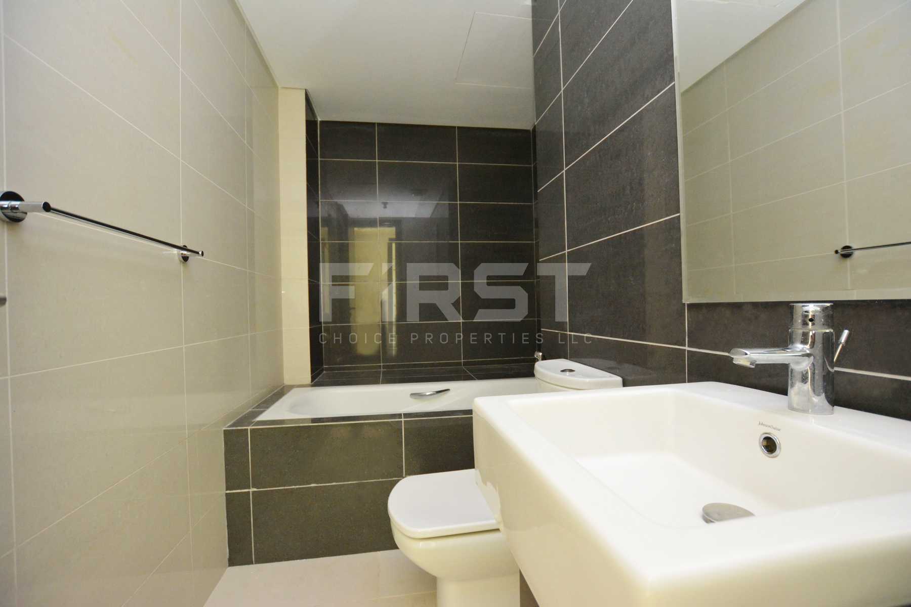 Internal Photo of 1 Bedroom Apartment in Al Maha Tower Marina Square Al Reem Island Abu Dhabi UAE (26).jpg