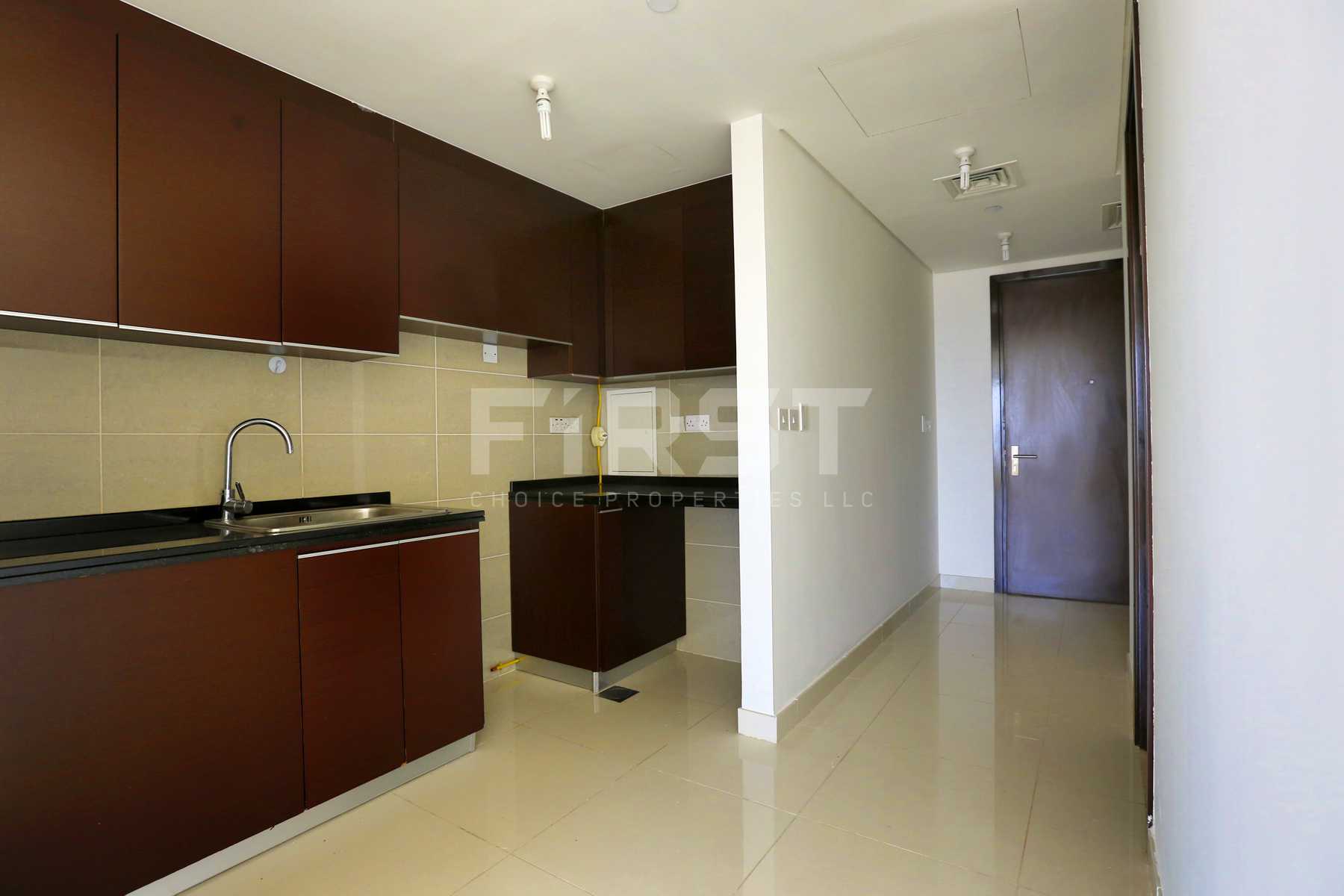 Internal Photo of Studio Apartment in Al Maha Tower Marina Square Al Reem Island Abu Dhabi UAE (3).jpg
