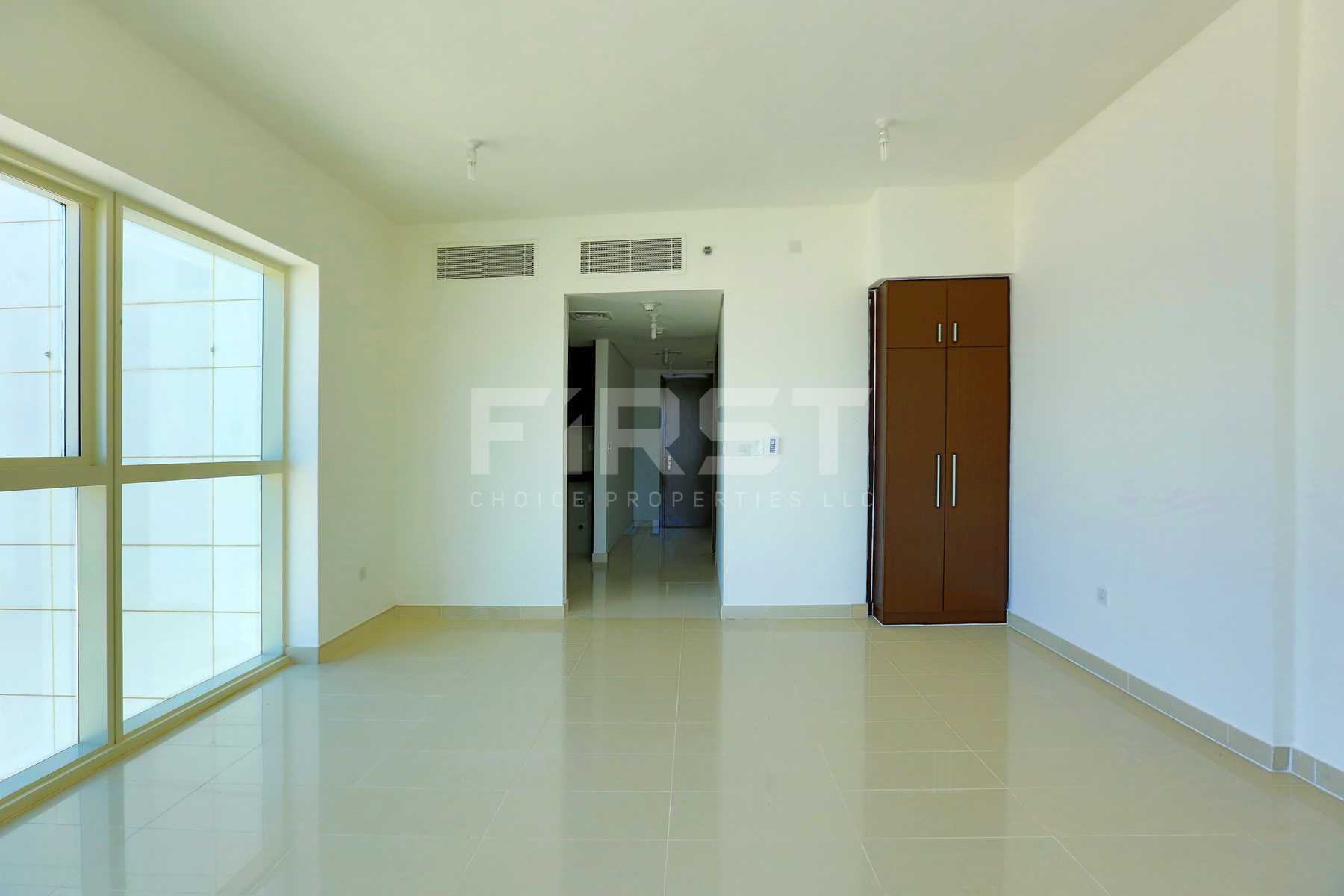Internal Photo of Studio Apartment in Al Maha Tower Marina Square Al Reem Island Abu Dhabi UAE (13).jpg
