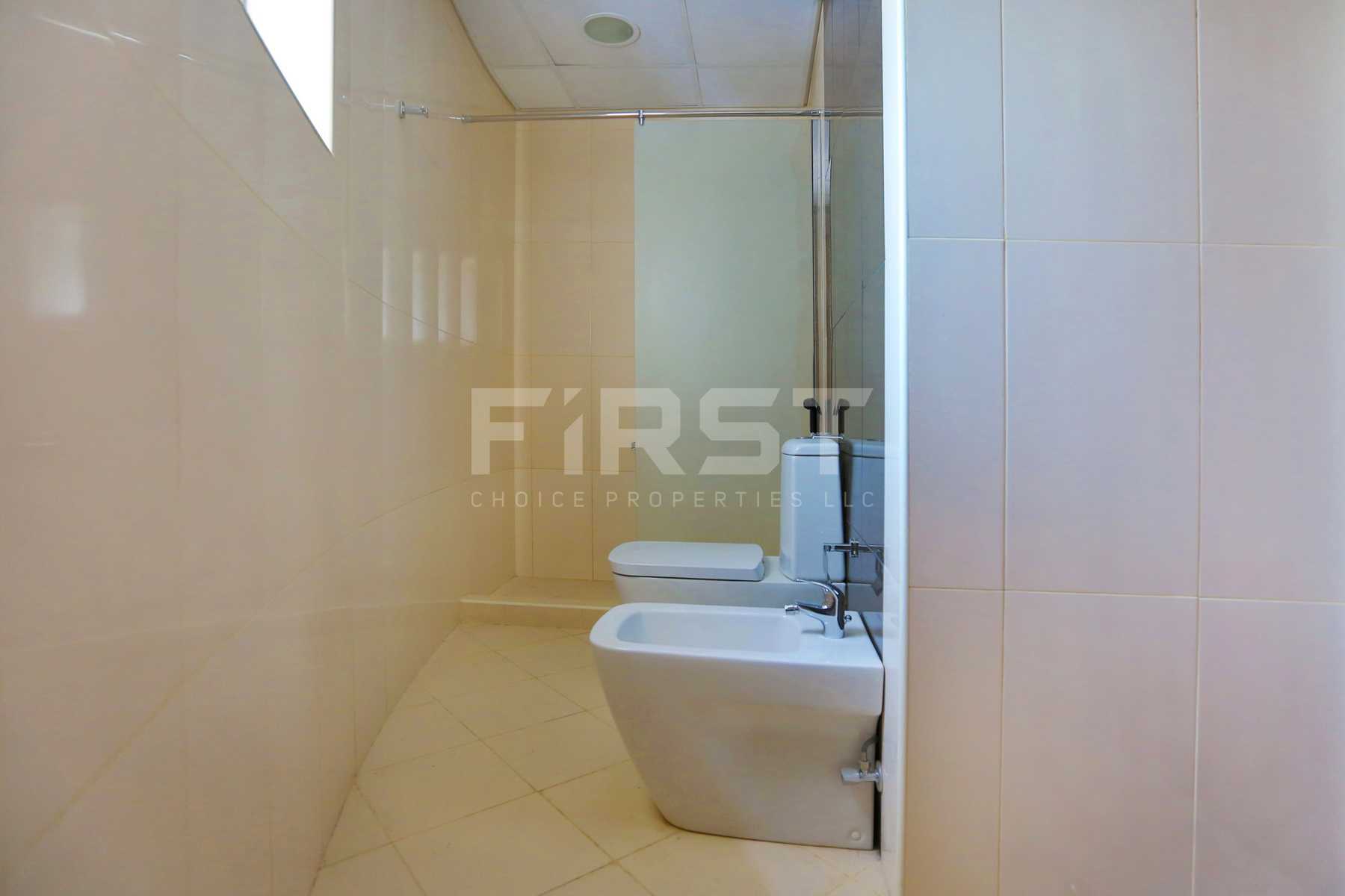 Internal Photo of Studio Apartment in Hydra Avenue City of Lights Al Reem Island Abu Dhabi UAE  (2).jpg