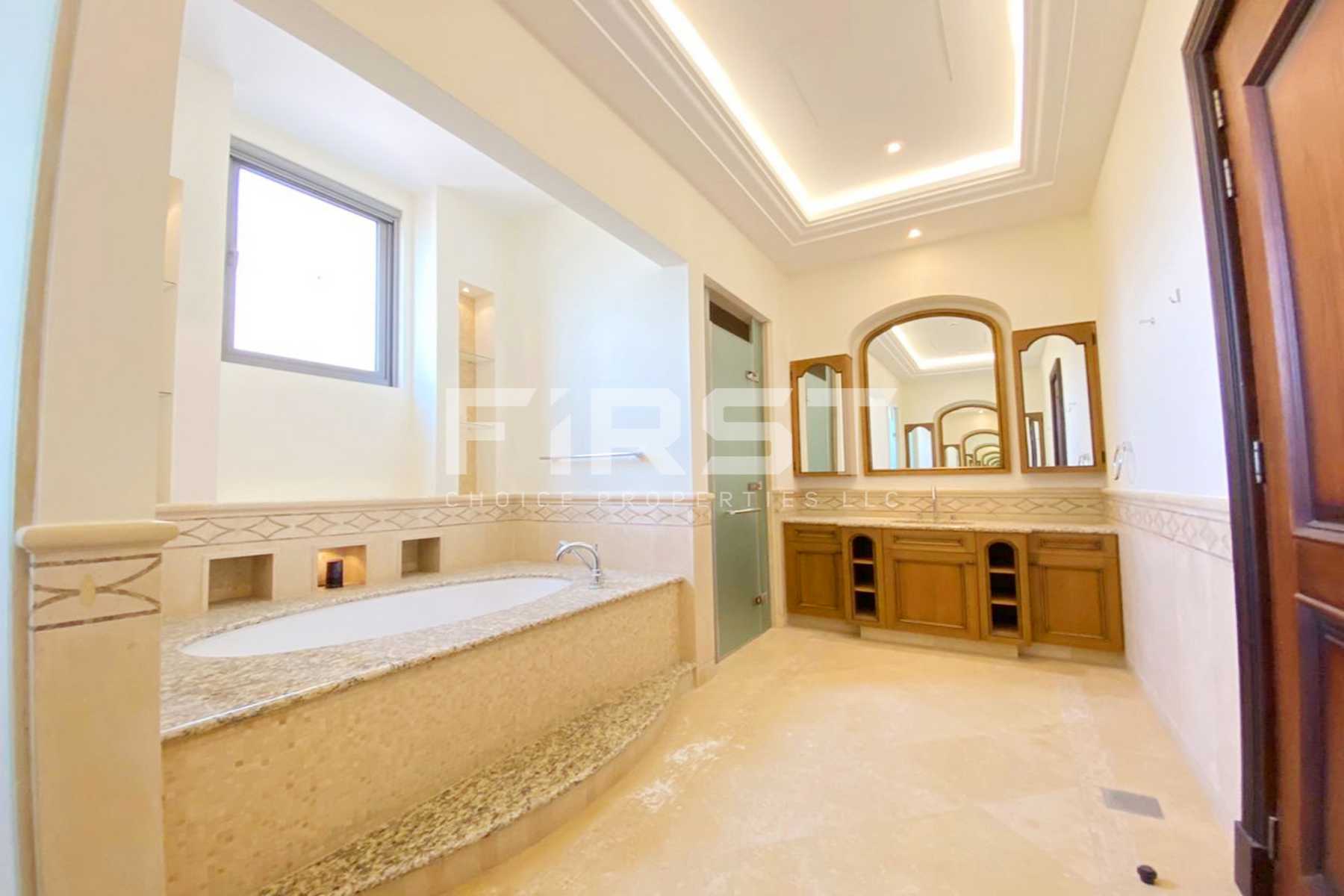 Internal Photo of 5 Bedroom Villa in Saadiyat Beach Villa in Saadiyat Island Abu Dhabi UAE (22).jpg