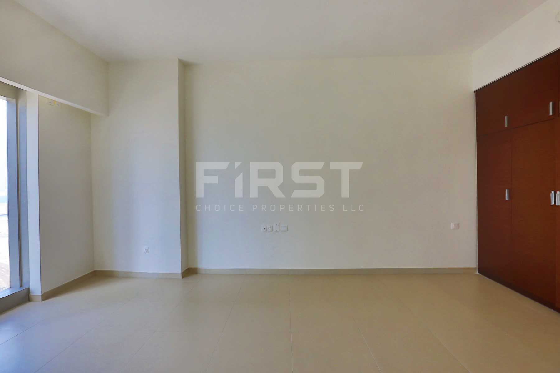 Internal Photo of Studio Apartment in The Arc Al Reem Island Abu Dhabi UAE (15).jpg