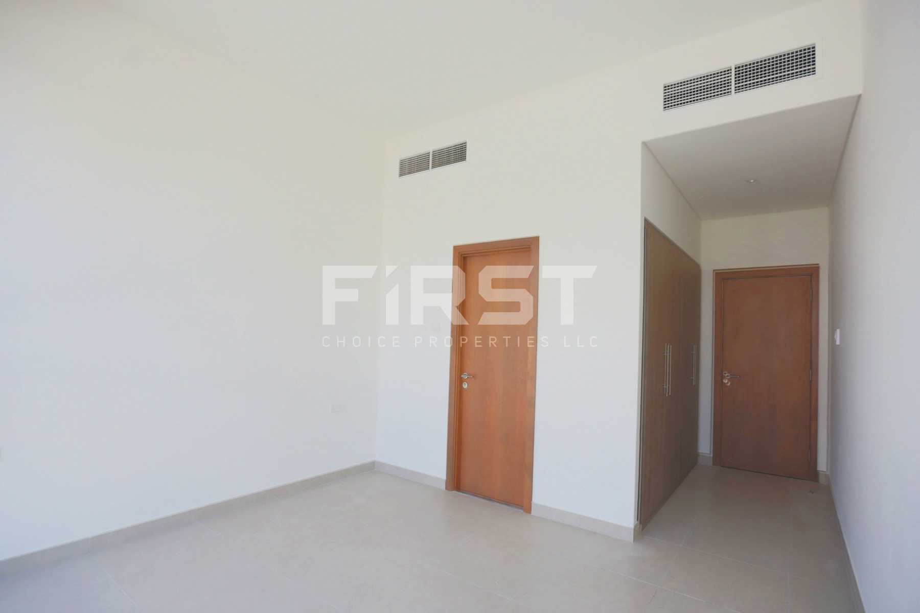 Internal Photo of 5 Bedroom Villa in Faya at Bloom Gardens Al Salam Street Abu Dhabi UAE (28).jpg