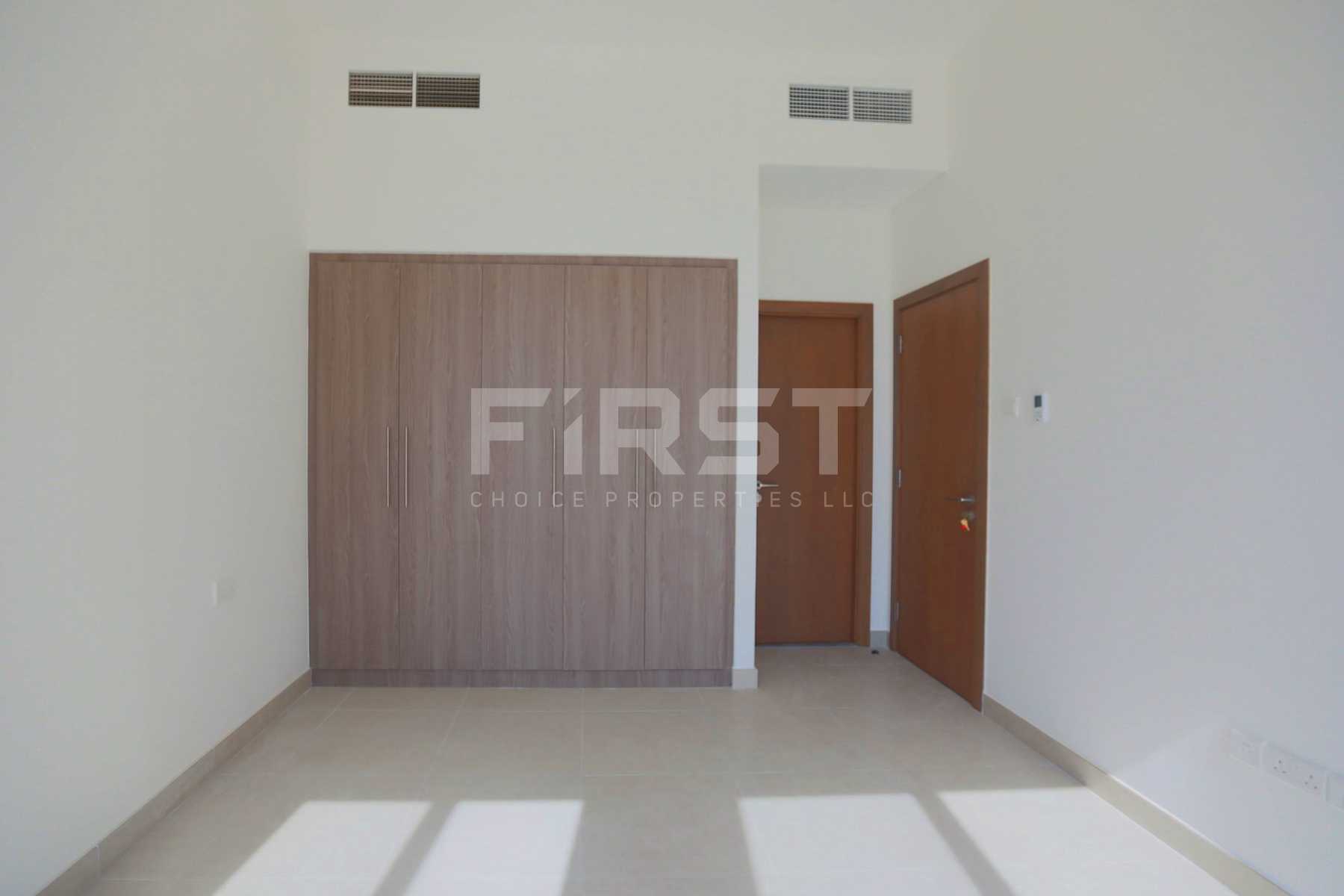 Internal Photo of 5 Bedroom Villa in Faya at Bloom Gardens Al Salam Street Abu Dhabi UAE (17).jpg