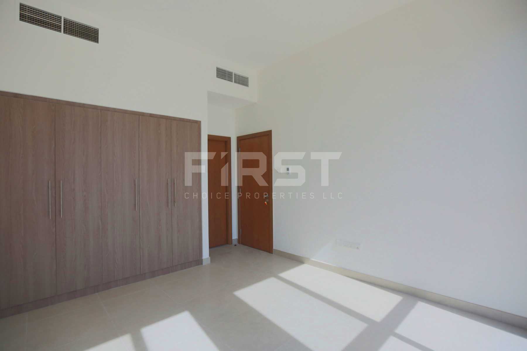 Internal Photo of 5 Bedroom Villa in Faya at Bloom Gardens Al Salam Street Abu Dhabi UAE (18).jpg