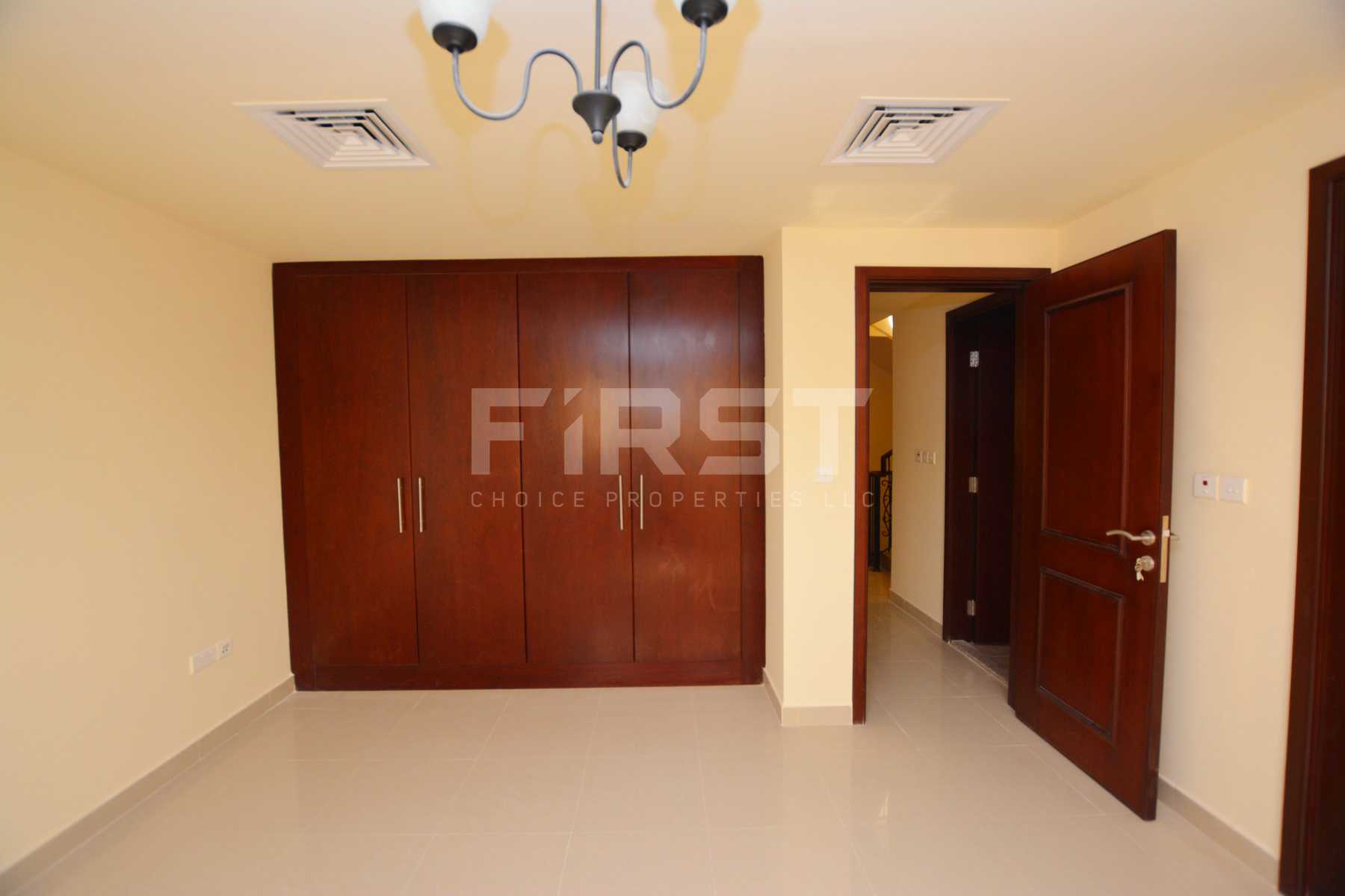 Internal Photo of 3 Bedroom Villa in Hydra Village Abu Dhabi UAE. (26).jpg