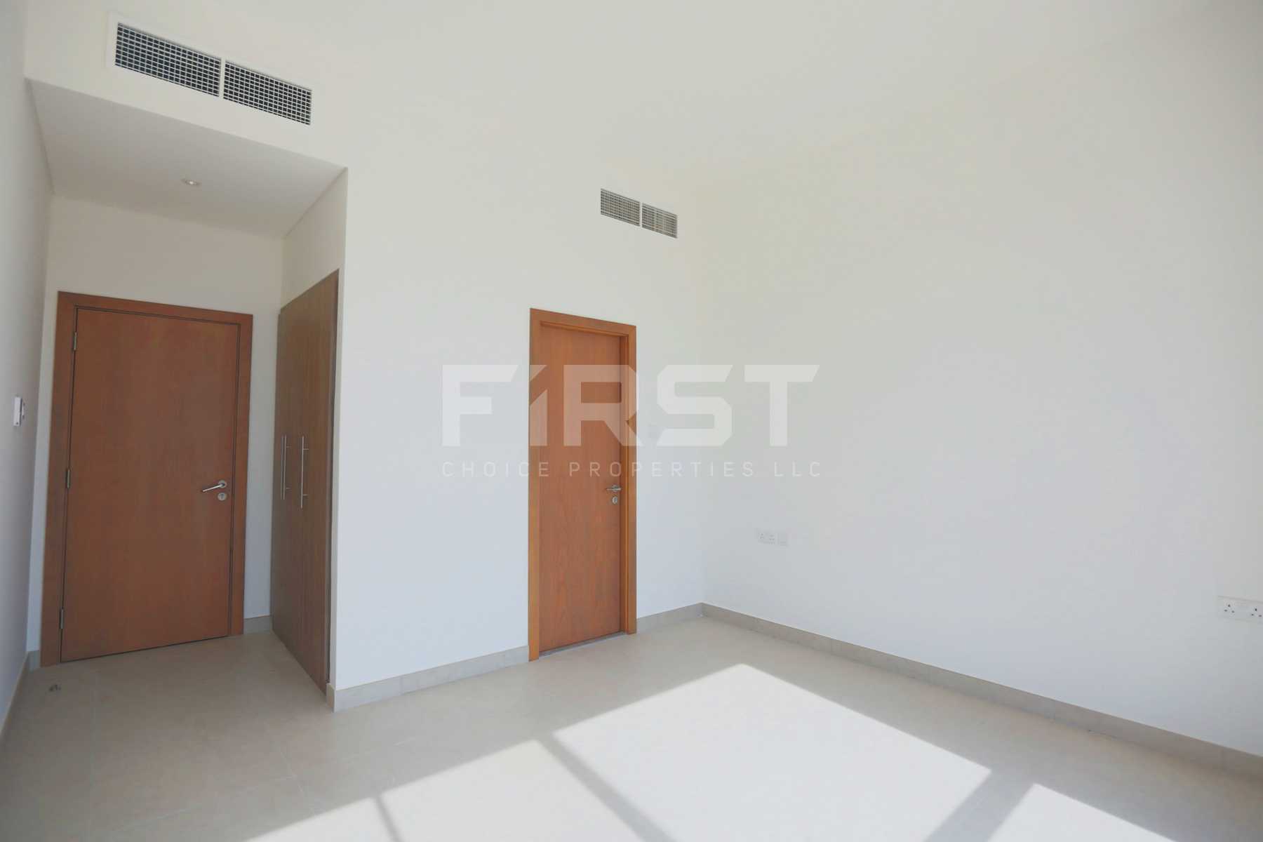 Internal Photo of 5 Bedroom Villa in Faya at Bloom Gardens Al Salam Street Abu Dhabi UAE (13).jpg