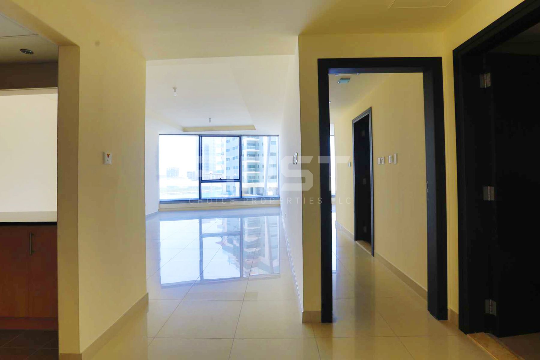 Internal Photo of 1 Bedroom Apartment in Shams Abu Dhabi Sun Tower Abu Dhabi UAE (1).jpg