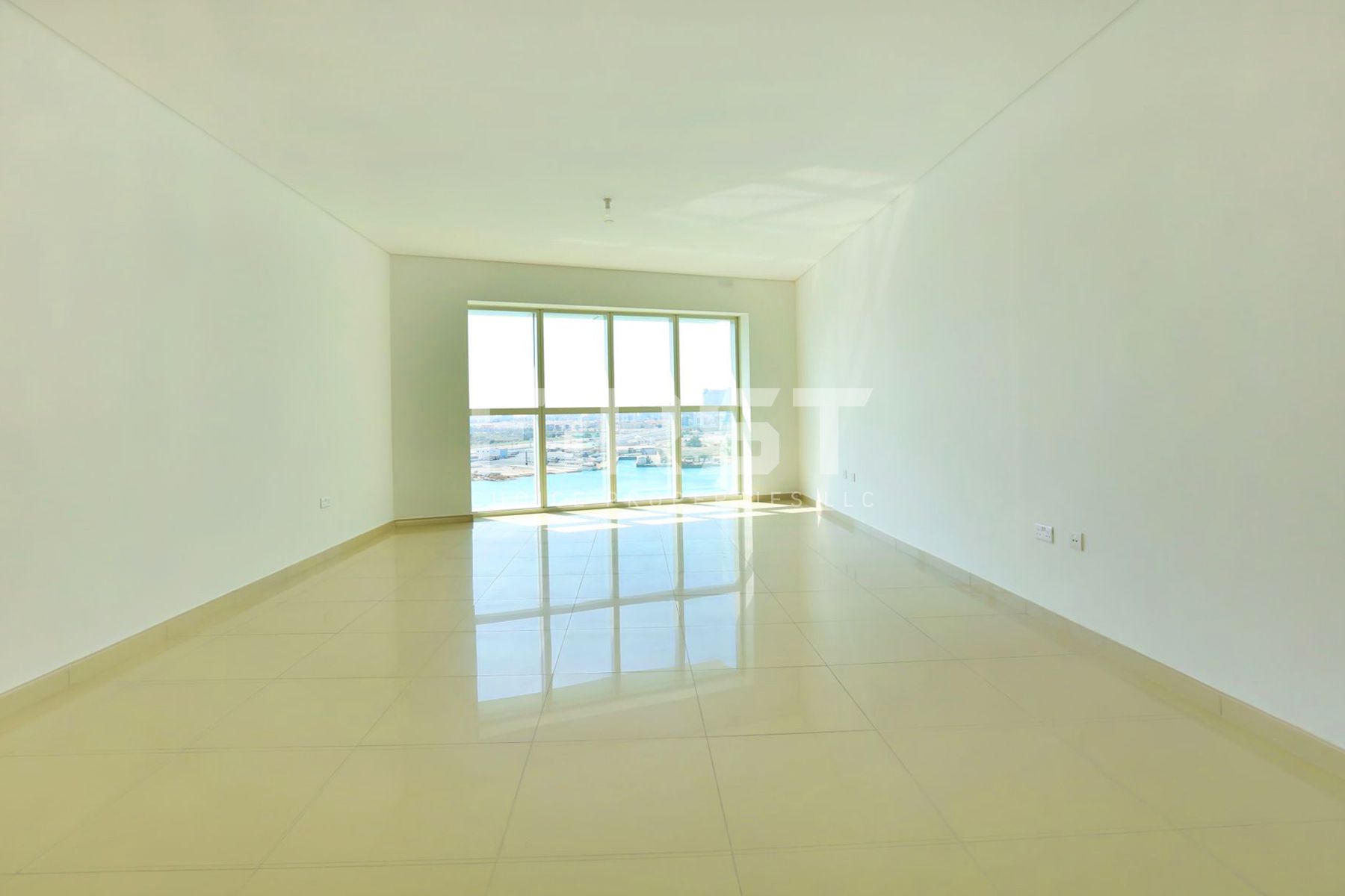 Internal Photo of 2 Bedroom Apartment in Rak Tower Marina Square Al Reem Island Abu Dhabi UAE (4).jpg