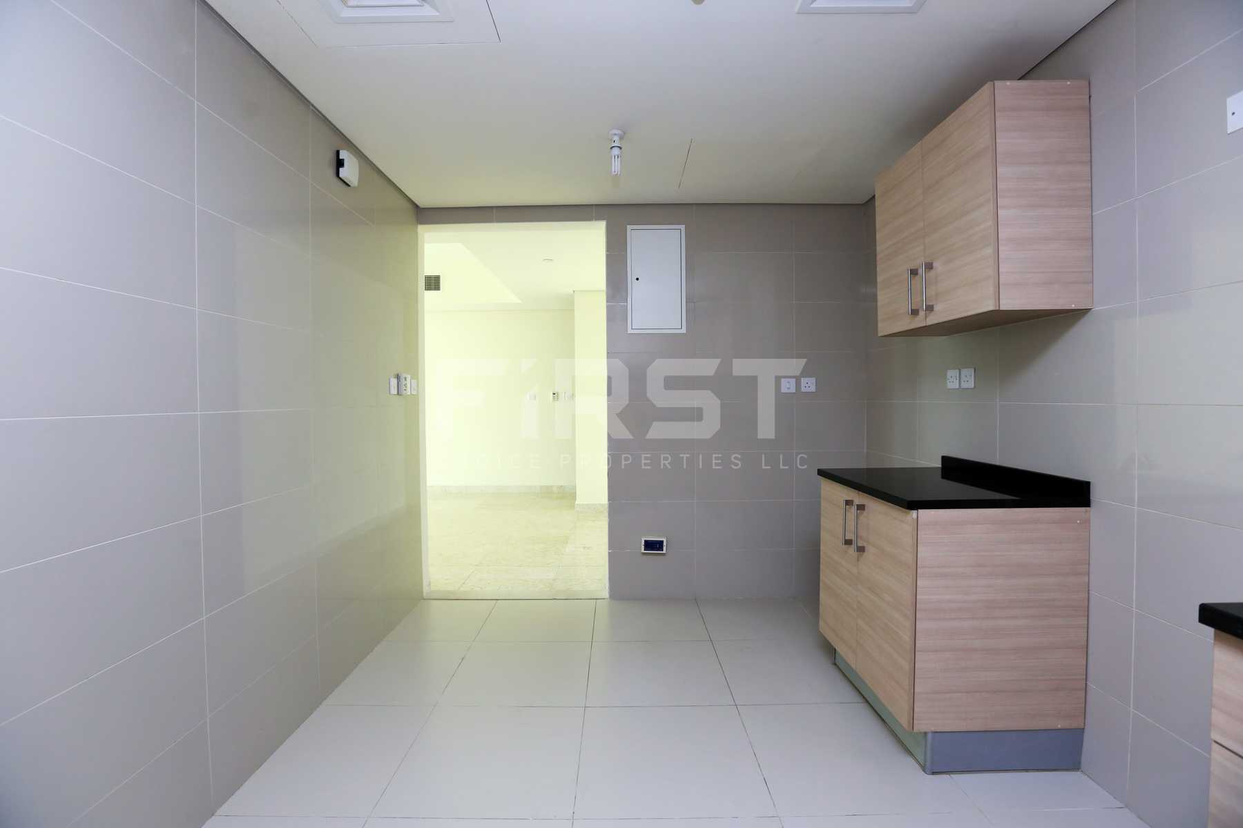 Internal Photo of 1 Bedroom Apartment in Ocean Terrace Marina Square Al Reem Island Abu Dhabi UAE (15).jpg