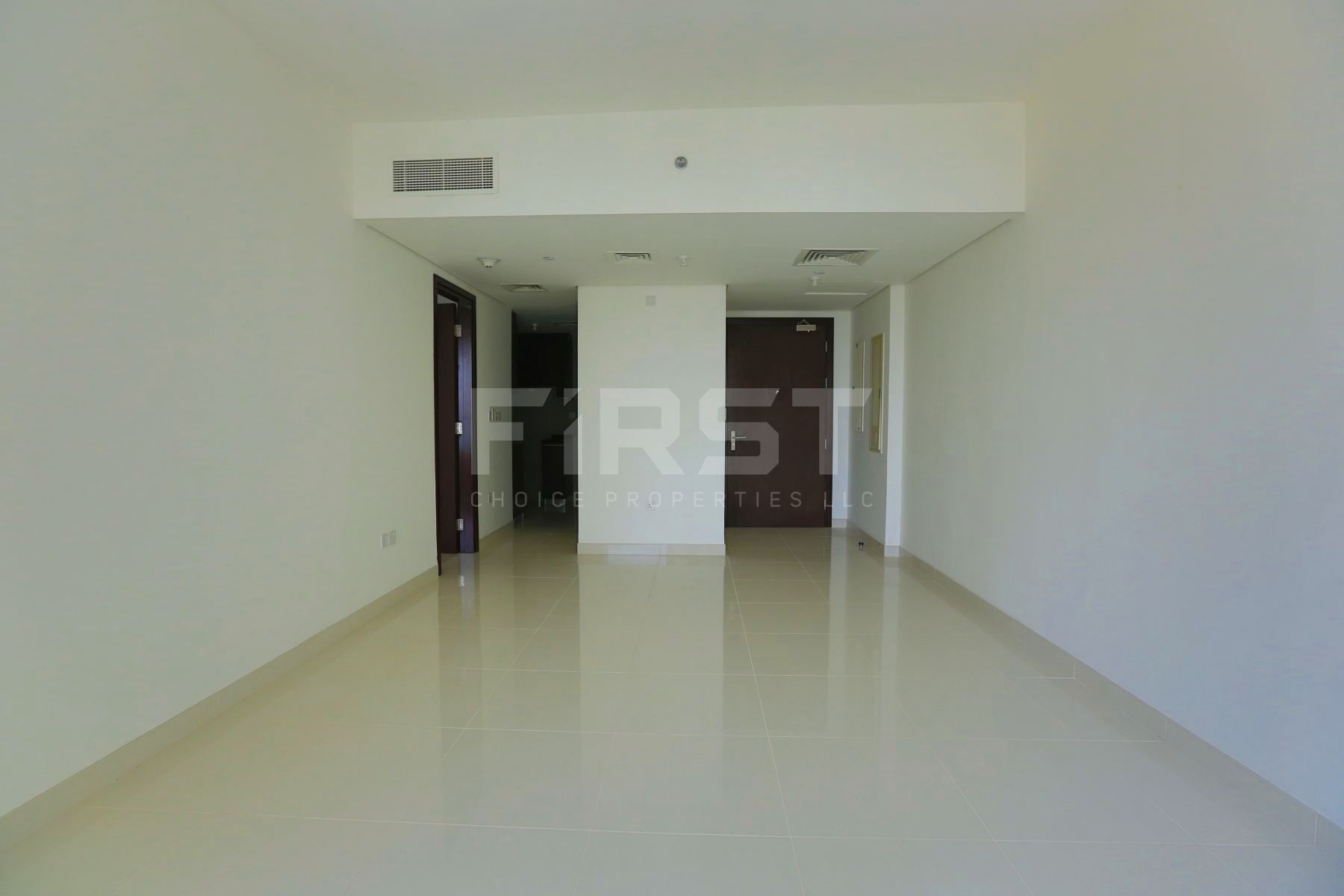 Internal Photo of 1 Bedroom Apartment in Burooj Views Marina Square Al Reem Island Abu Dhabi UAE (2).jpg