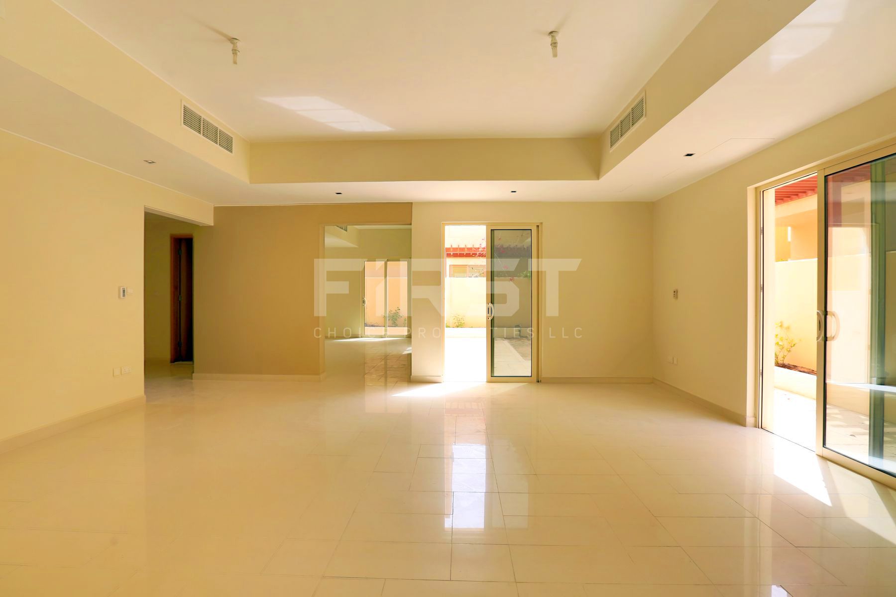 Internal Photo of 3 Bedroom Villa in Al Raha Gardens Abu Dhabi UAE (2).jpg