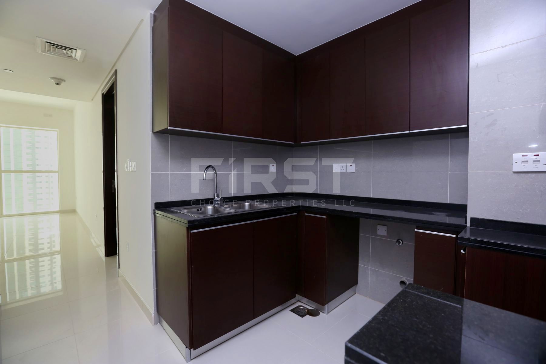 Internal Photo of 1 Bedroom Apartment in Burooj Views Marina Square Al Reem Island Abu Dhabi UAE (5).jpg