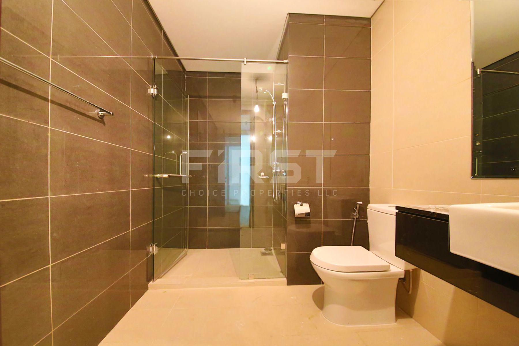 Internal Photo of 4 Bedroom Apartment in MAG 5 Marina Square Al Reem Island Abu Dhabi UAE (3).jpg