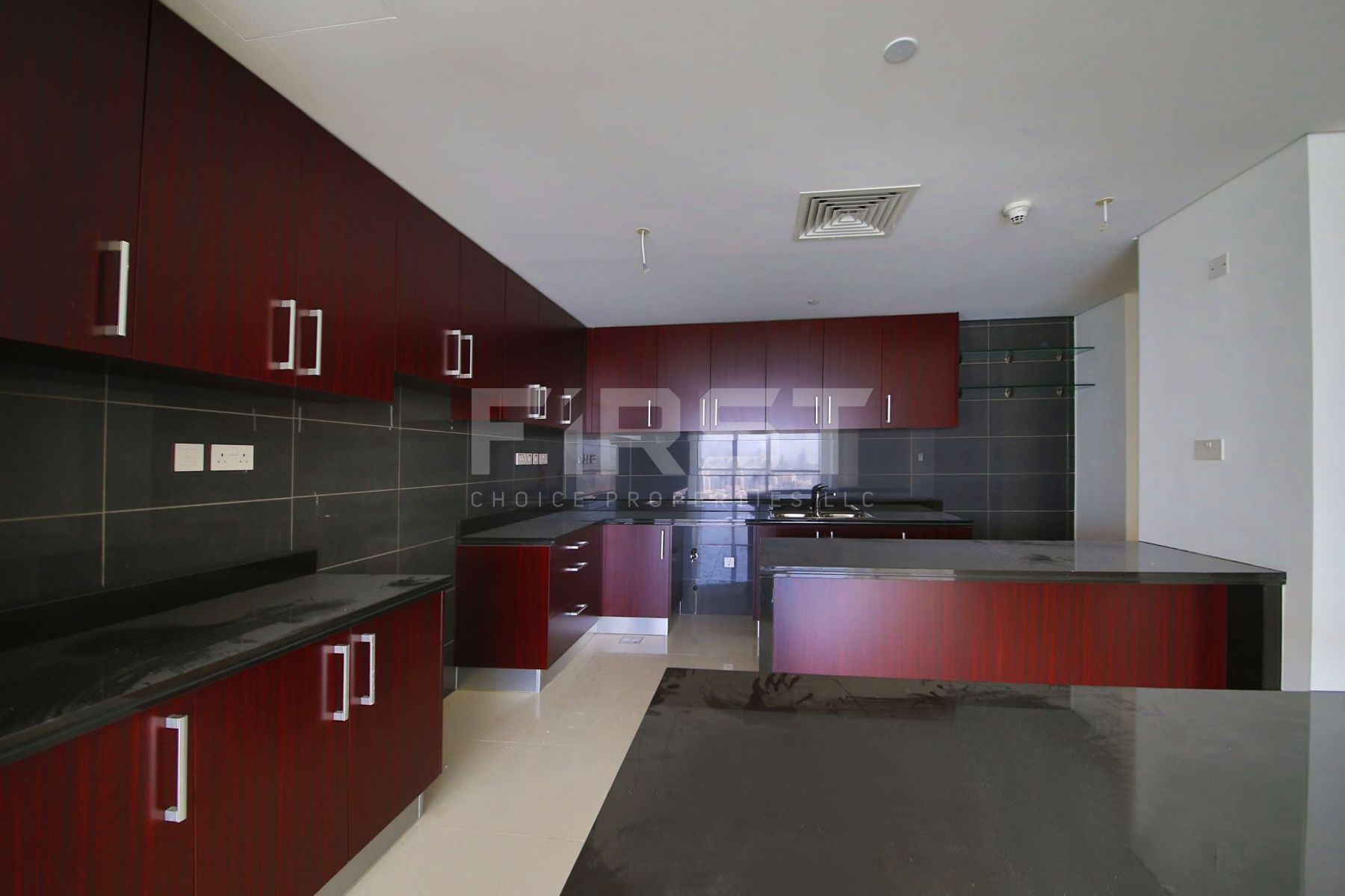 Internal Photo of 4 Bedroom Apartment in MAG 5 Marina Square Al Reem Island Abu Dhabi UAE (7).jpg