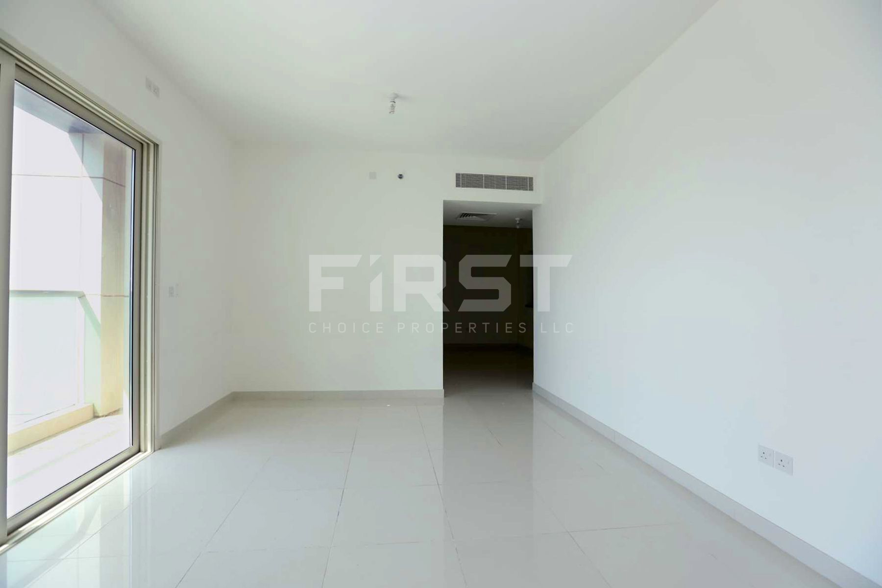 Internal Photo of 2 Bedroom Apartment in Marina Square Al Maha Tower Abu Dhabi UAE (5).jpg