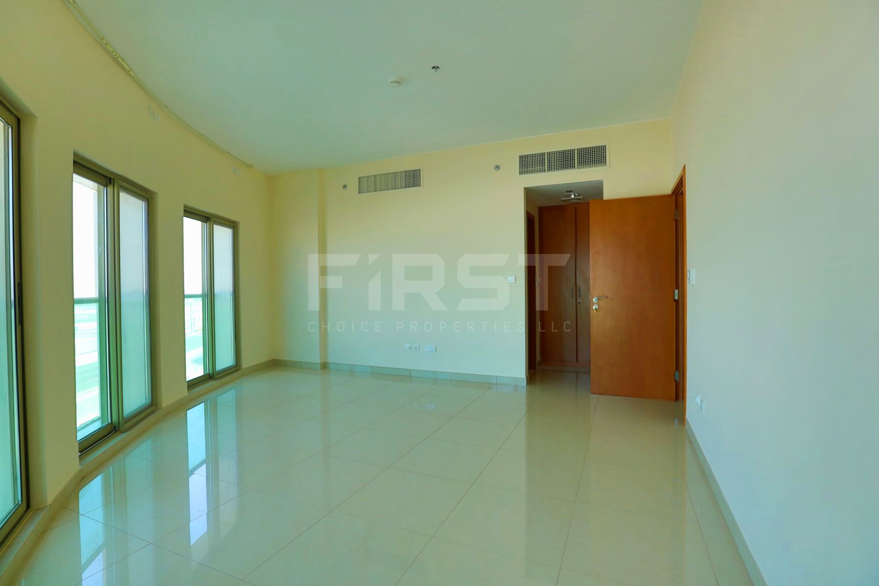 Internal Photo of 2 Bedroom Apartment in Beach Towers Shams Abu Dhabi Al Reem Island Abu Dhabi UAE (9).jpg