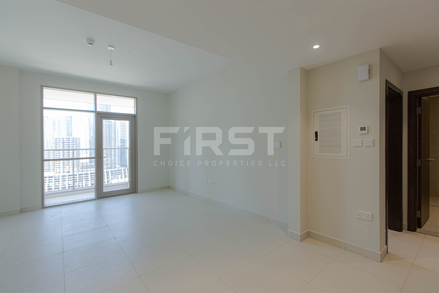 Internal Photo of 1 Bedroom Apartment in Reflection Shams Abu Dhabi Al Reem Island Abu Dhabi UAE (7).jpg