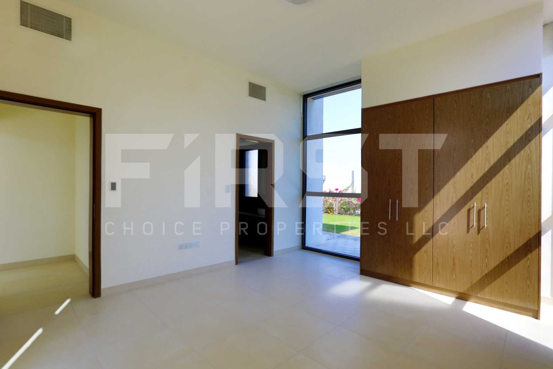 Internal Photo of 4 Bedroom Villa in West Yas Yas Island (14).jpg