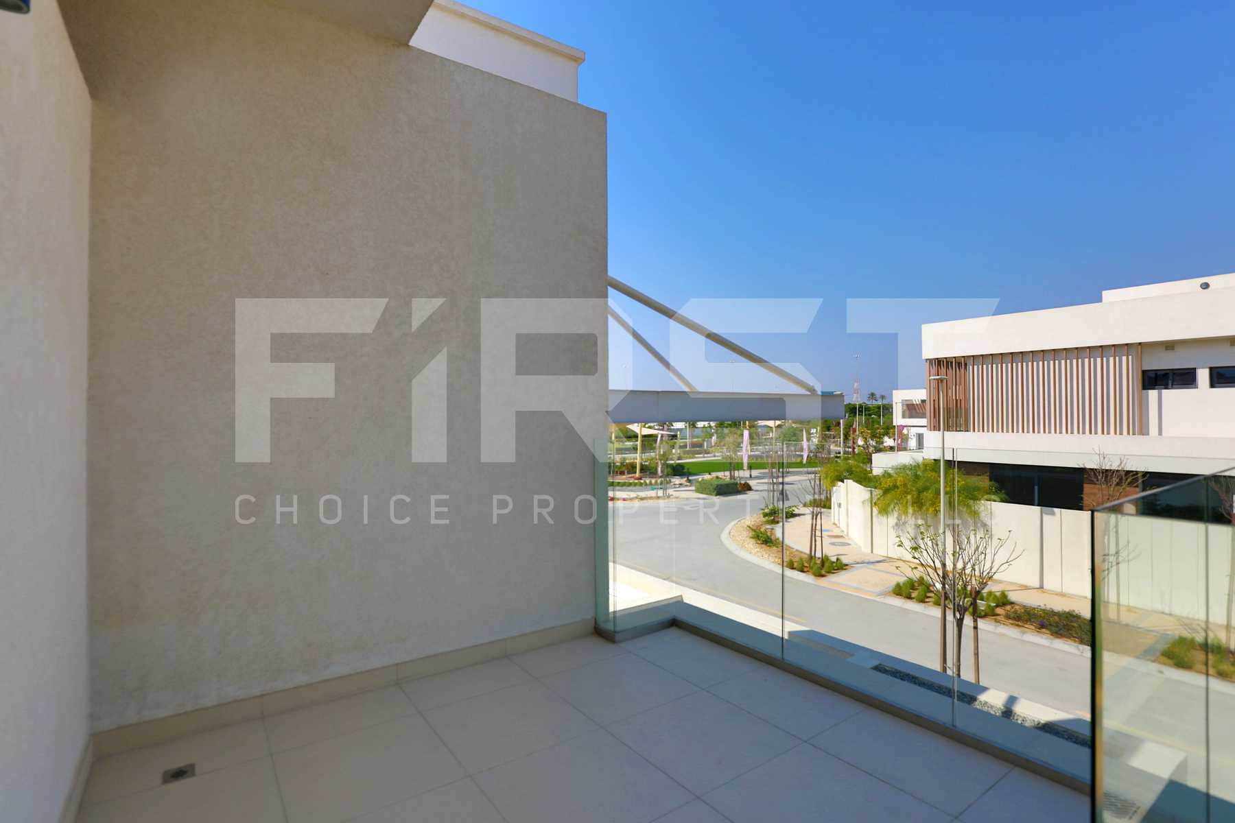 Internal Photo of 4 Bedroom Villa in West Yas Yas Island (40).jpg