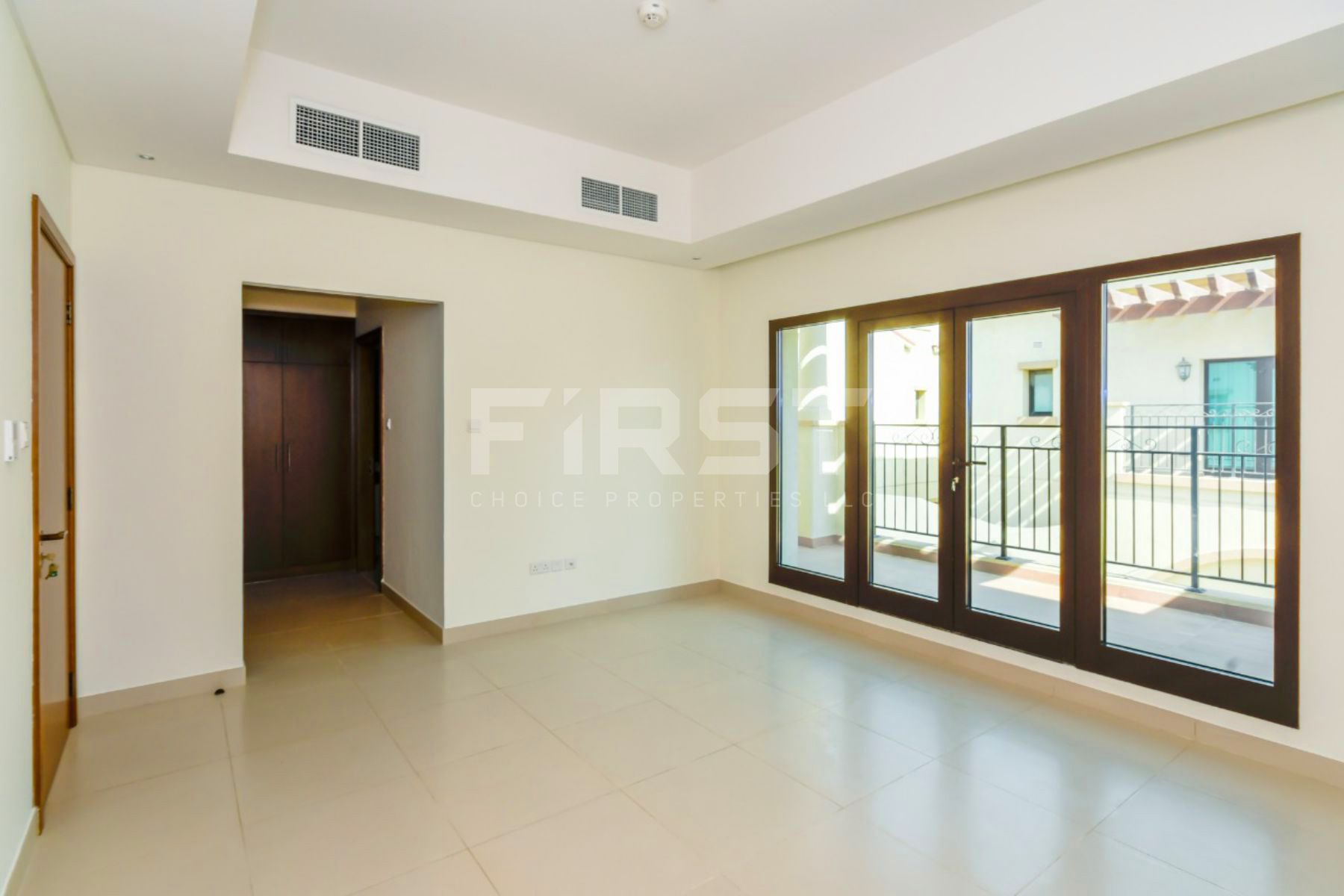 Internal Photo of 3 Bedroom Villa in Al Salam Street Bloom Gardens Abu Dhabi UAE (4).jpg