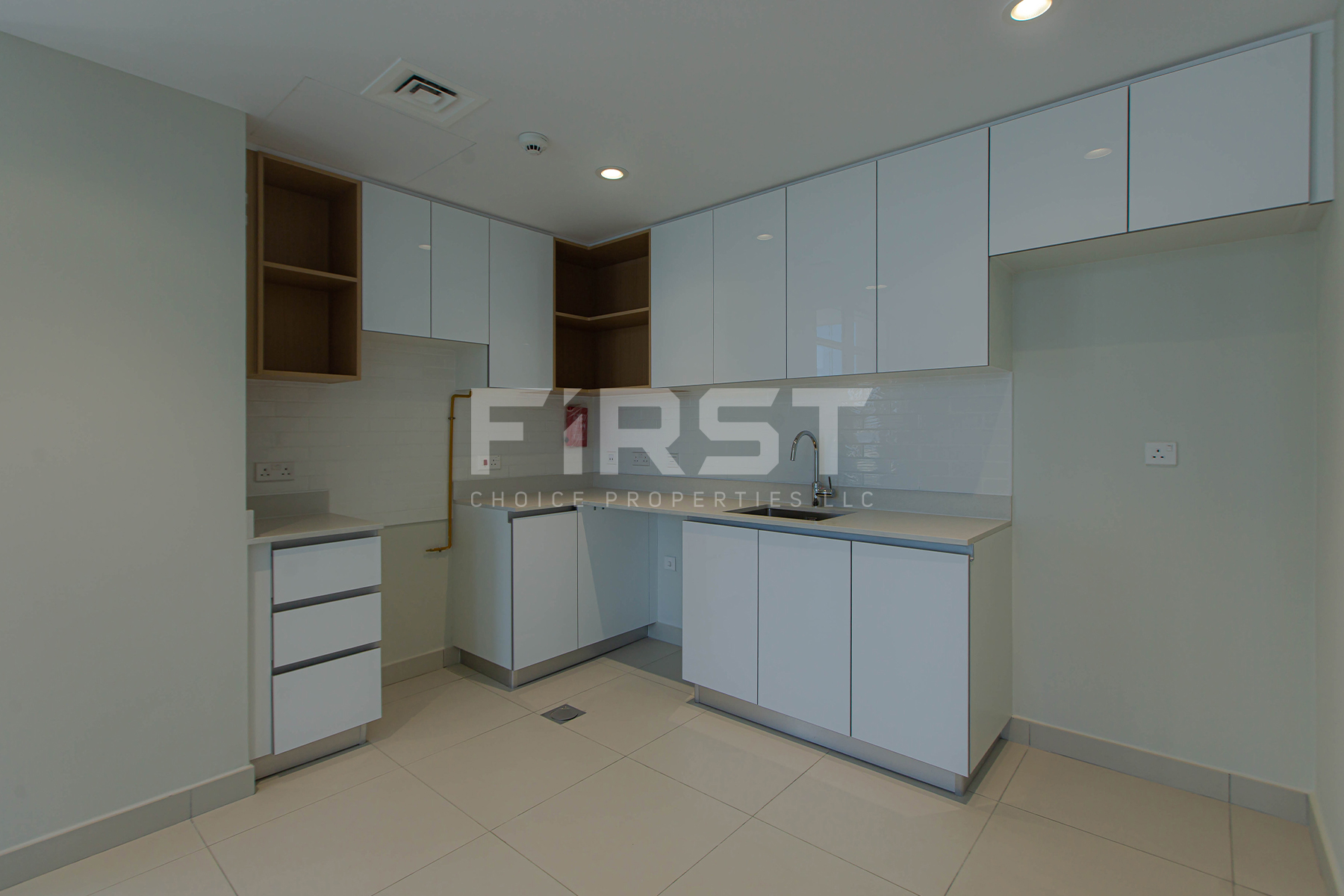 Internal Photo of 2 Bedroom Apartment in Reflection Shams Abu Dhabi Al Reem Island Abu Dhabi UAE (9).jpg