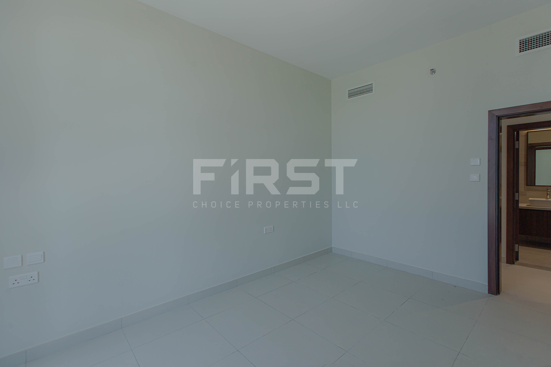 Internal Photo of 2 Bedroom Apartment in Reflection Shams Abu Dhabi Al Reem Island Abu Dhabi UAE (19).jpg