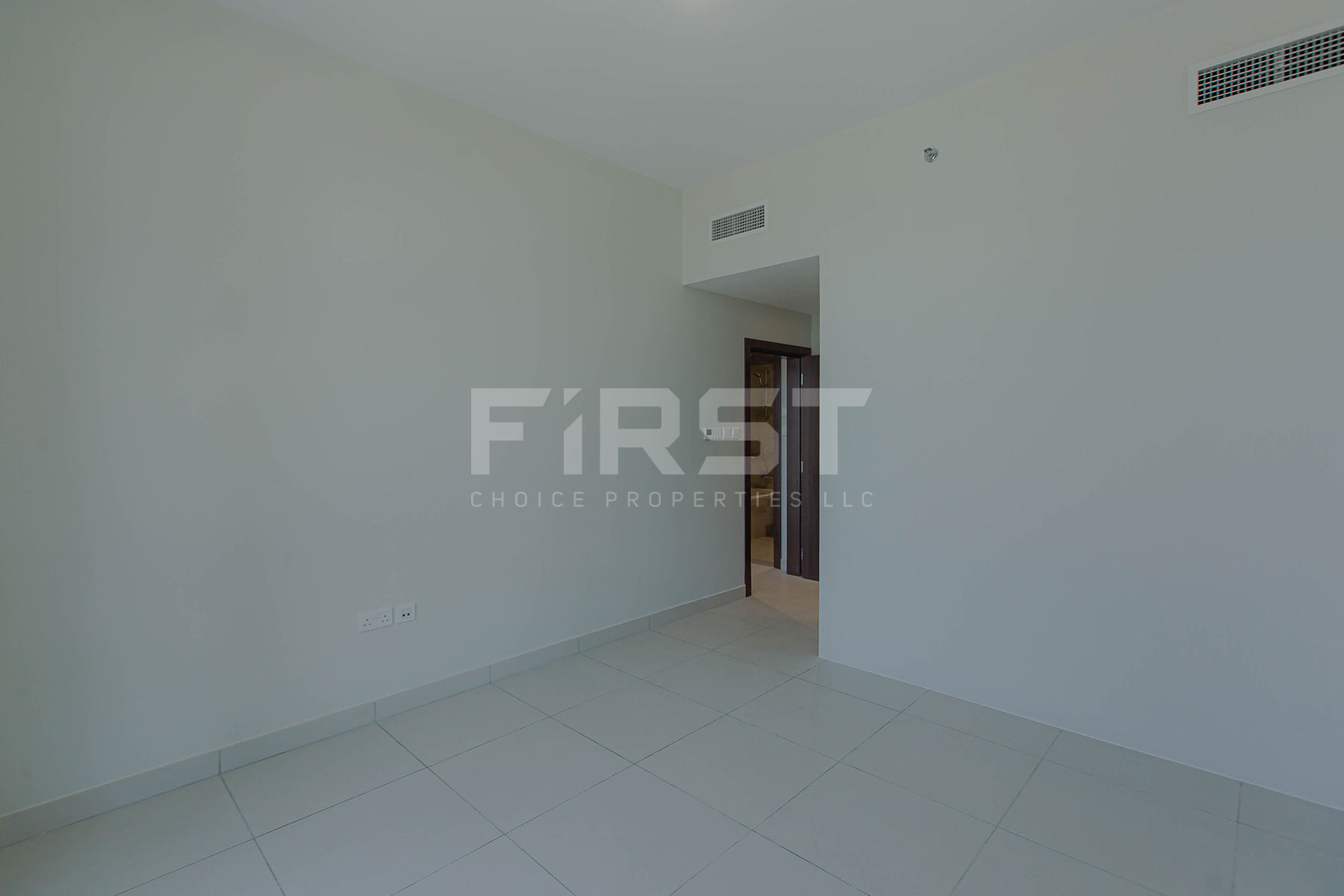 Internal Photo of 2 Bedroom Apartment in Reflection Shams Abu Dhabi Al Reem Island Abu Dhabi UAE (26).jpg