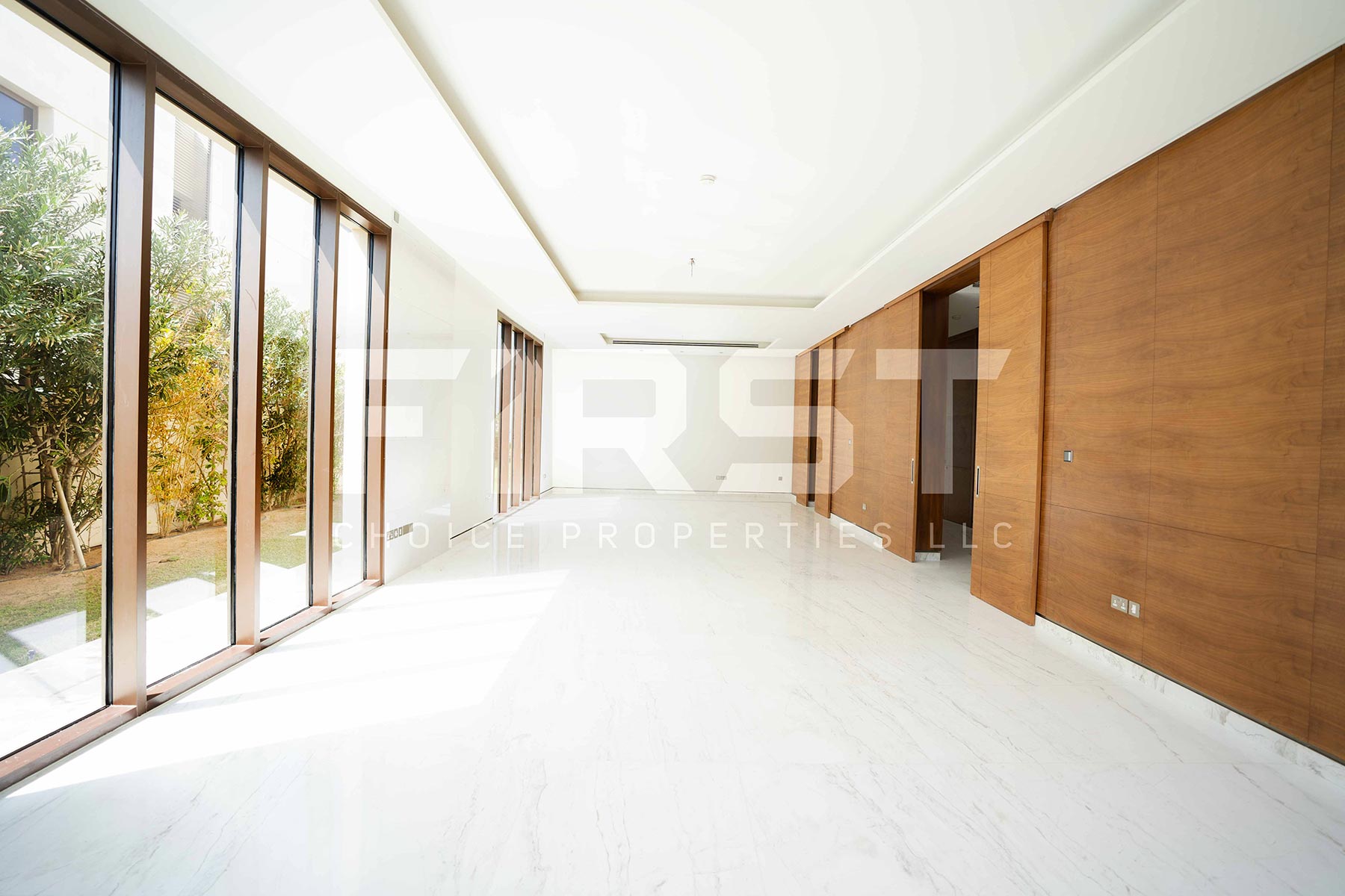 Internal photo of 7 bedroom villa in HIDD alsaadiyat Saadiyat Island Abu Dhabi  (4).jpg