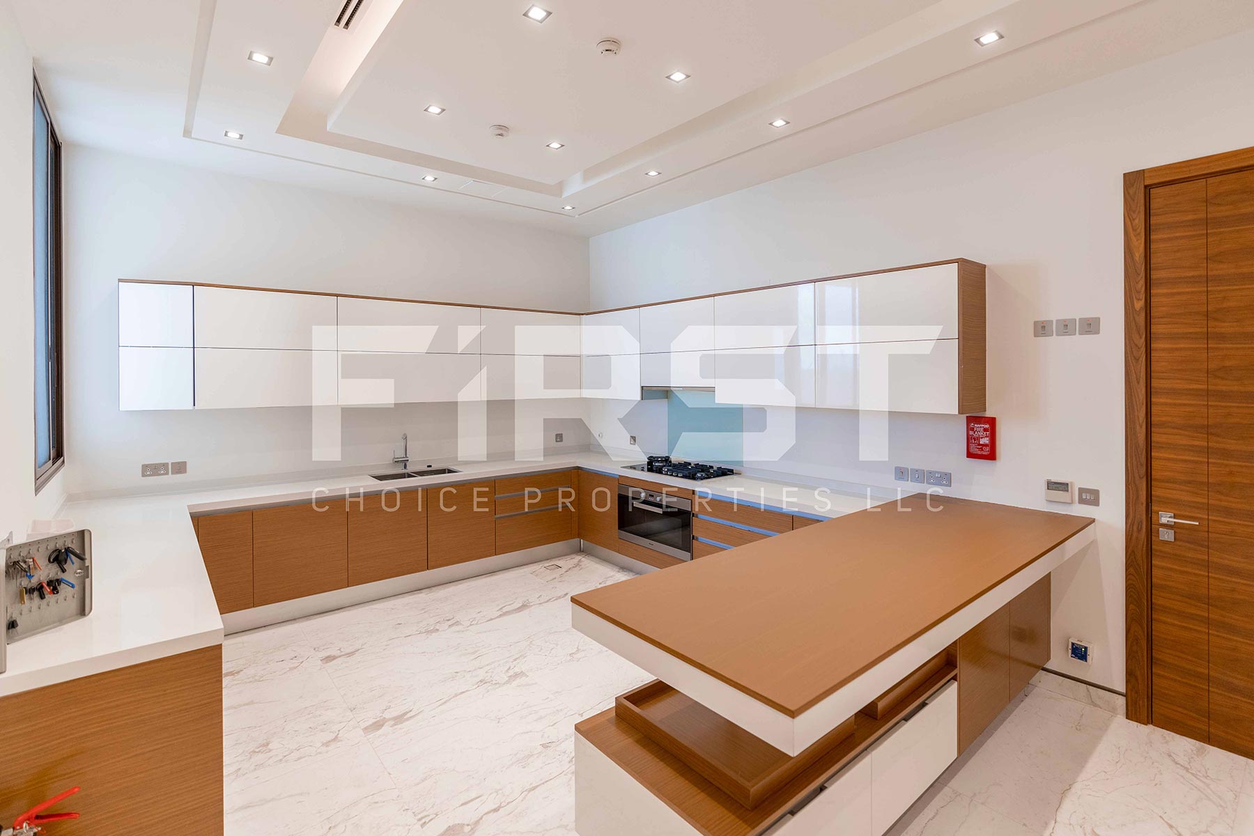 Internal photo of 7 bedroom villa in HIDD alsaadiyat Saadiyat Island Abu Dhabi  (11).jpg