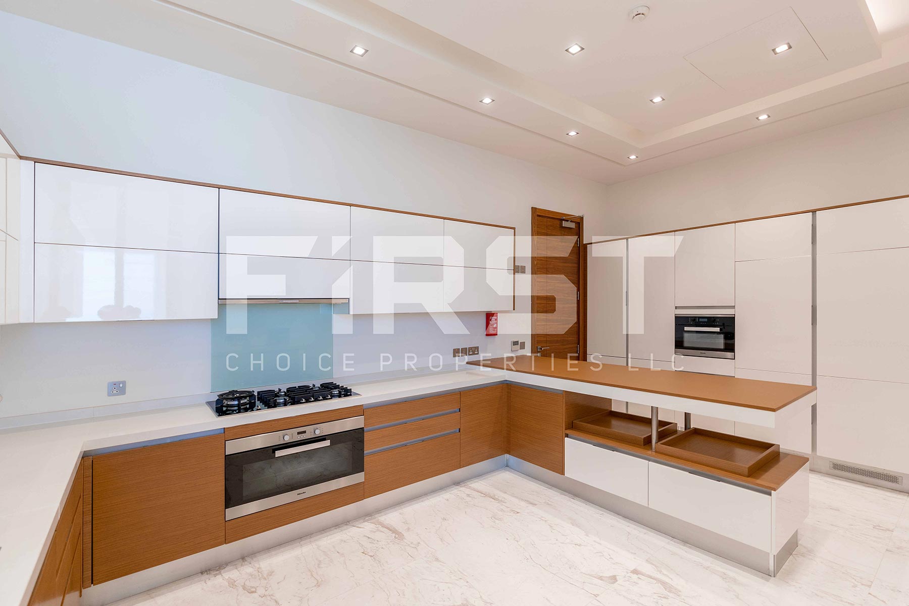 Internal photo of 7 bedroom villa in HIDD alsaadiyat Saadiyat Island Abu Dhabi  (12).jpg