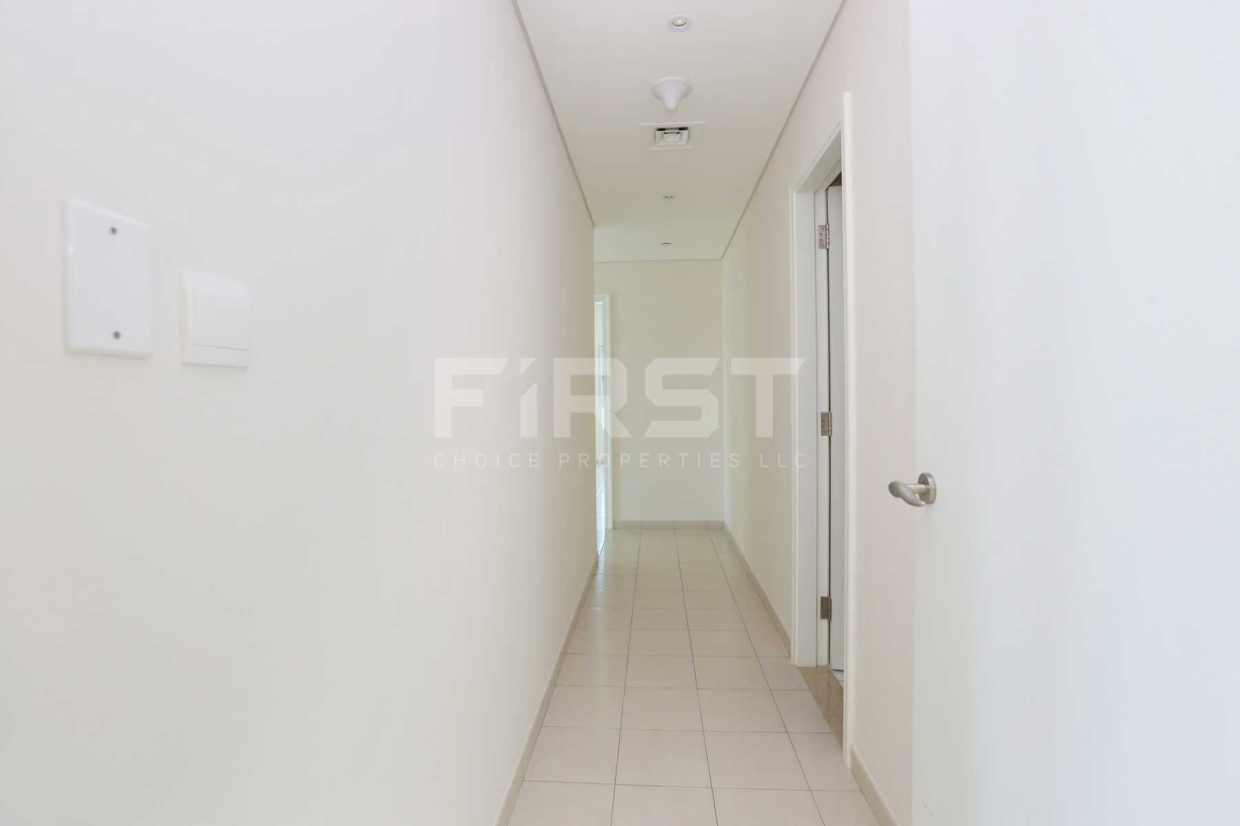 Internal Photo of 3 Bedroom Apartment in Amaya Towers Shams Abu Dhabi Al Reem Island Abu Dhabi UAE (8).jpg